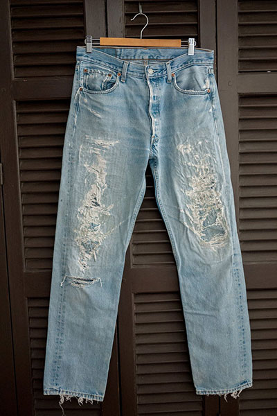 История джинсов 1980-1990-е: мода на джинсы distressed